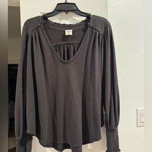 We the free too size small